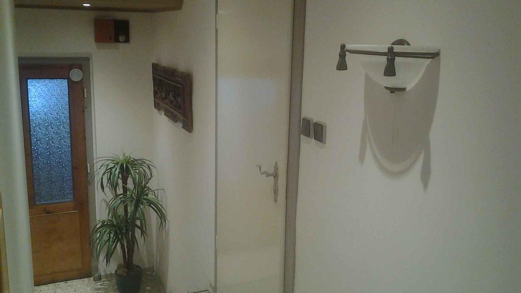 Ferienwohnung - Chayenne Apartment Mit 2 Schlafzimmern Klinga Ngoại thất bức ảnh